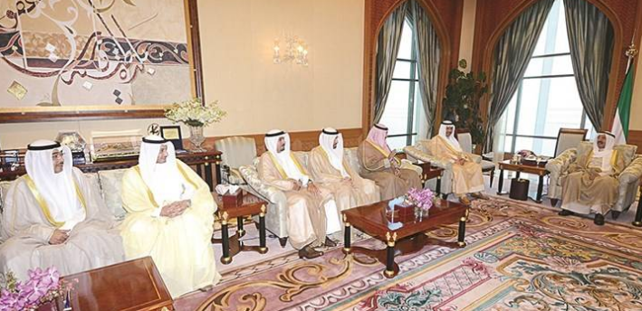 الأمير لدى استقباله رؤساء البعثات الديبلوماسية الكويتية الجدد